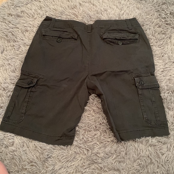 🌸 Old Navy Cargo Shorts for Men - Picture 4 of 5